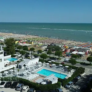 Отель Promenade Universale, Чезенатико