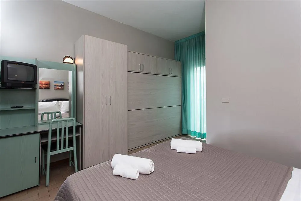 Family Hotel Mediterraneo - Azzurro Club Cesenatico 3*,