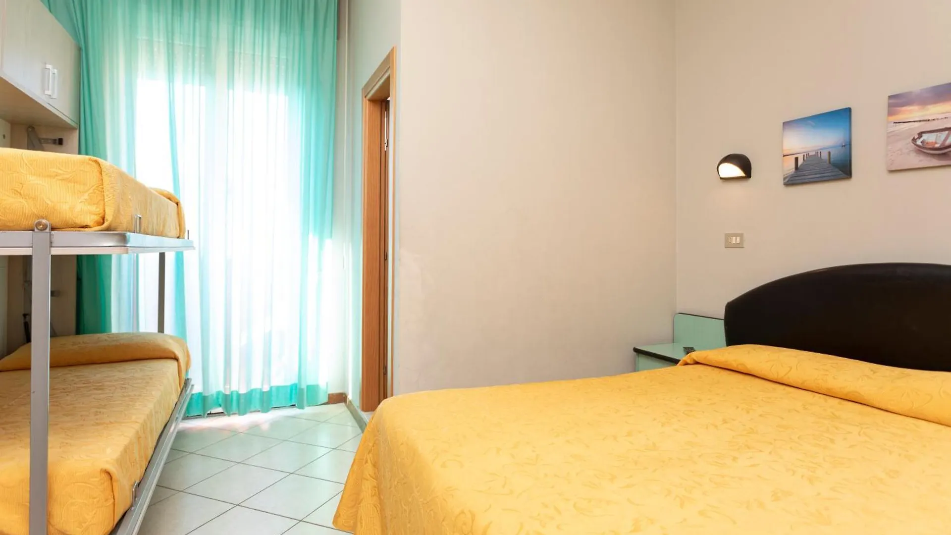 Family Hotel Mediterraneo - Azzurro Club Cesenatico 3*,